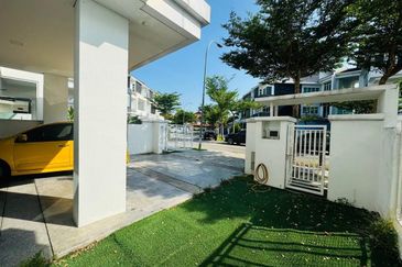 Lagenda Waterfront Homes