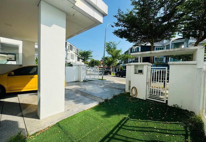 Lagenda Waterfront Homes