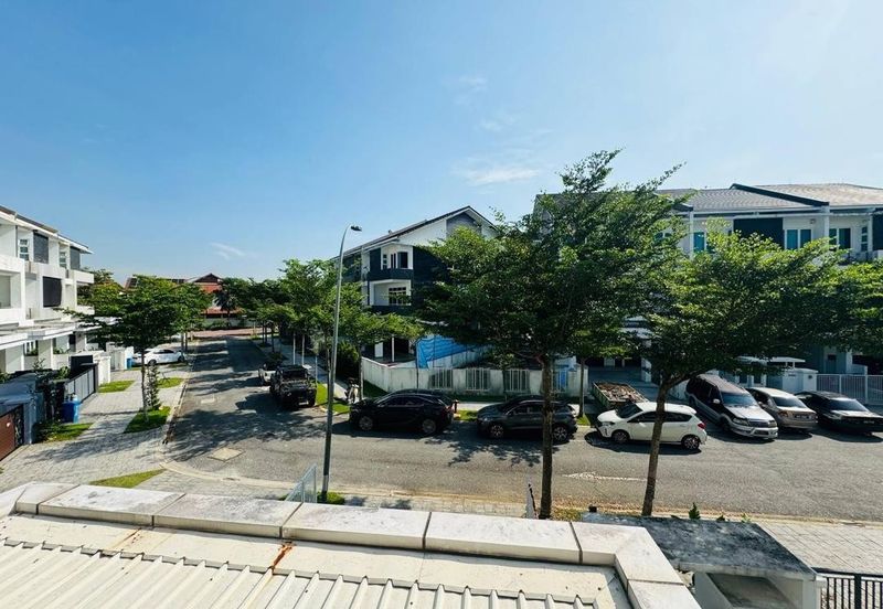 Lagenda Waterfront Homes