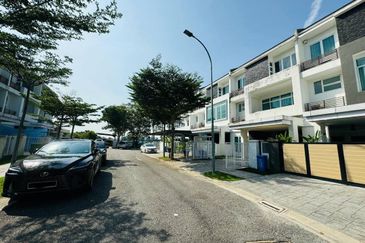 Lagenda Waterfront Homes