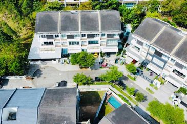 Lagenda Waterfront Homes