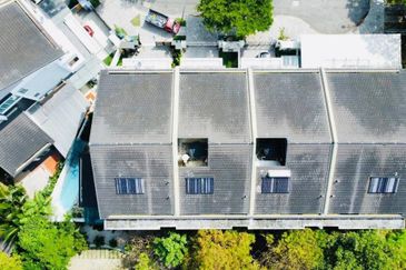 Lagenda Waterfront Homes