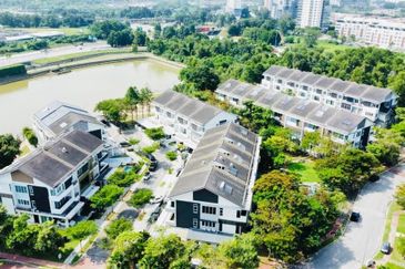 Lagenda Waterfront Homes