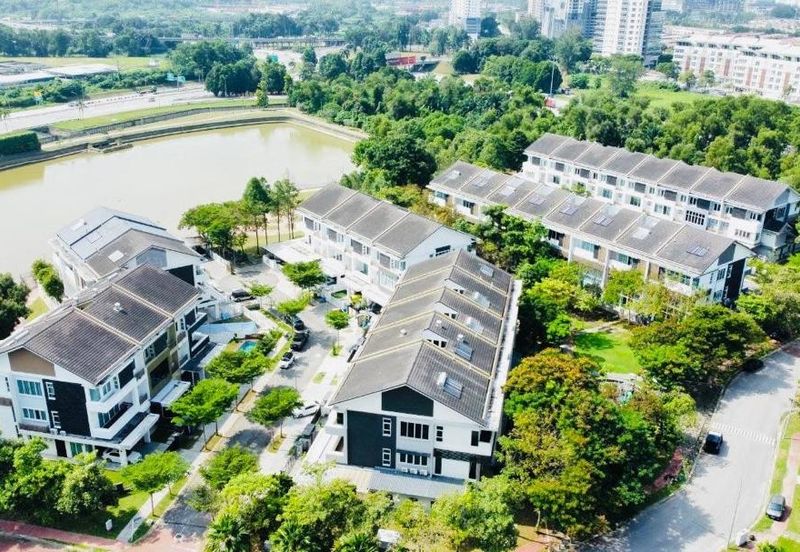 Lagenda Waterfront Homes