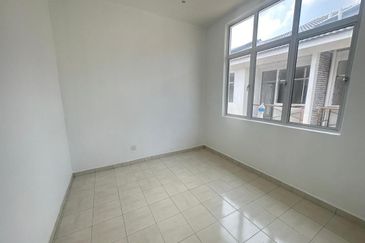 Pulau Indah ( Pulau Lumut )