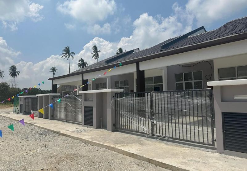 Pulau Indah ( Pulau Lumut )