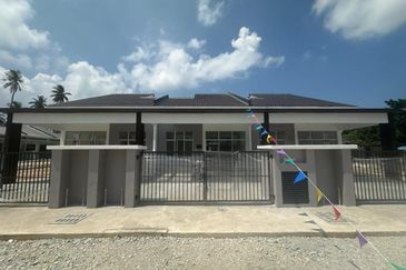 Pulau Indah ( Pulau Lumut )