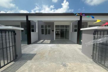 Pulau Indah ( Pulau Lumut )