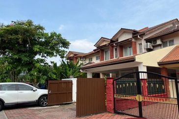 For Sale :Double Storey renovated terrace Jalan Serambi U8 Bukit Jelutong Shah Alam