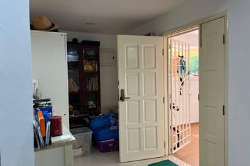 For Sale :Double Storey renovated terrace Jalan Serambi U8 Bukit Jelutong Shah Alam