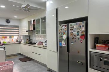 For Sale :Double Storey renovated terrace Jalan Serambi U8 Bukit Jelutong Shah Alam