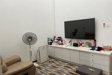 For Sale :Double Storey renovated terrace Jalan Serambi U8 Bukit Jelutong Shah Alam