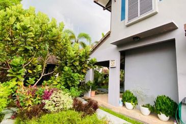 Double Storey Corner Lot in Bukit Jelutong For Sale