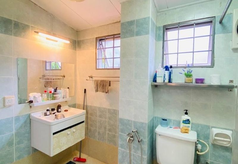 Double Storey Corner Lot in Bukit Jelutong For Sale