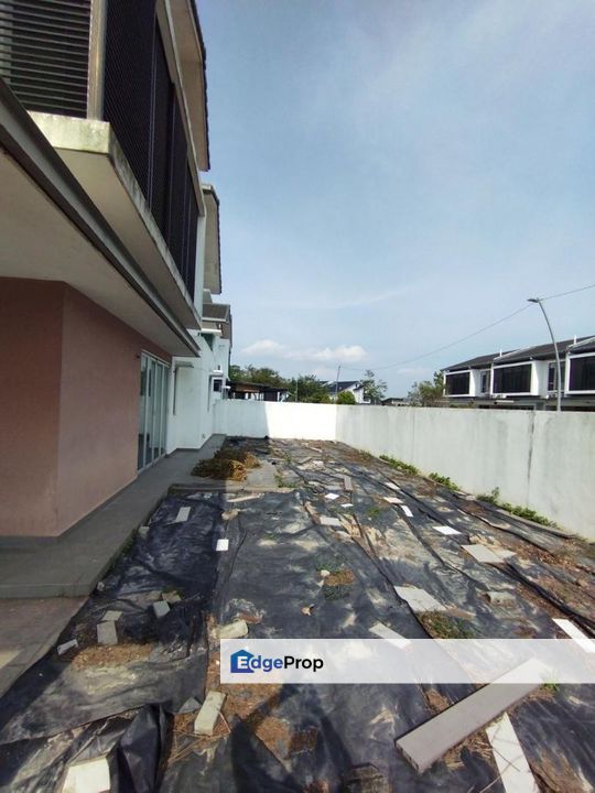 Double Storey Superlink House in Crista Elmina Gardens For Sale, Selangor, Shah Alam