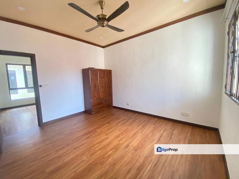 Double Storey House in Lagenda 2 Bukit Jelutong For Sale, Selangor, Shah Alam