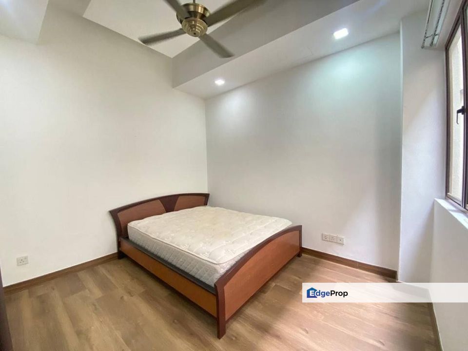 Double Storey House in Lagenda 2 Bukit Jelutong For Sale, Selangor, Shah Alam