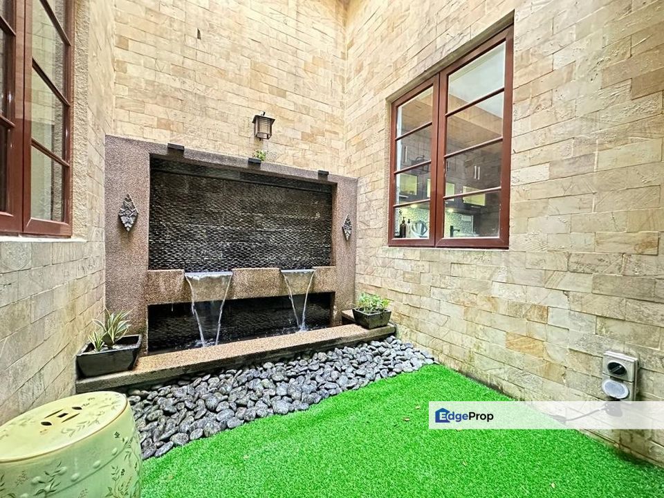  Double Storey Courtyard House in Bukit Jelutong For Sale, Selangor, Bukit Jelutong