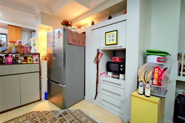 Double Storey House in Bukit Jelutong Shah Alam For Sale