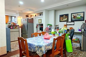 Double Storey House in Bukit Jelutong Shah Alam For Sale