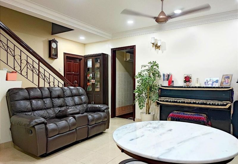 Double Storey House in Bukit Jelutong Shah Alam For Sale