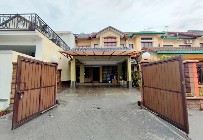 Double Storey House in Bukit Jelutong Shah Alam For Sale