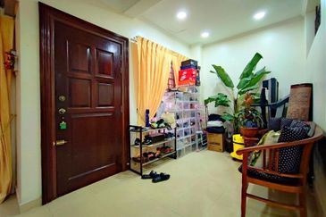 Double Storey House in Bukit Jelutong Shah Alam For Sale