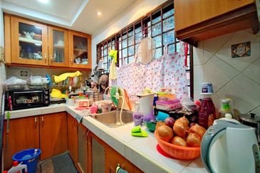 Double Storey House in Bukit Jelutong Shah Alam For Sale