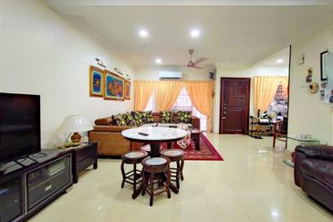 Double Storey House in Bukit Jelutong Shah Alam For Sale