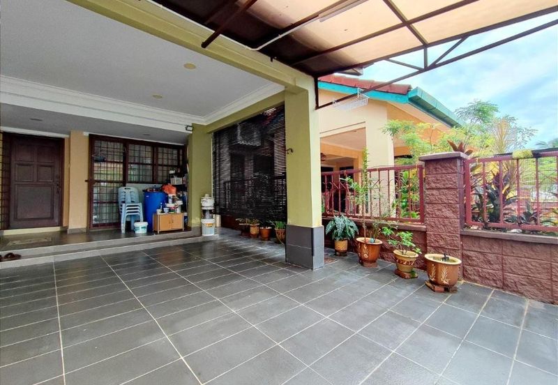 Double Storey House in Bukit Jelutong Shah Alam For Sale