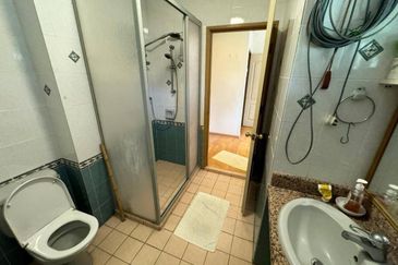 2-Storey Semi Detached  in Jalan Kubah Bukit Jelutong For Sale