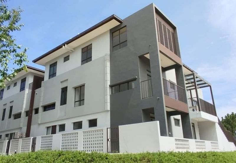 3 Storey EndLot Terrace The Mulia Residences Cyberjaya For Sale