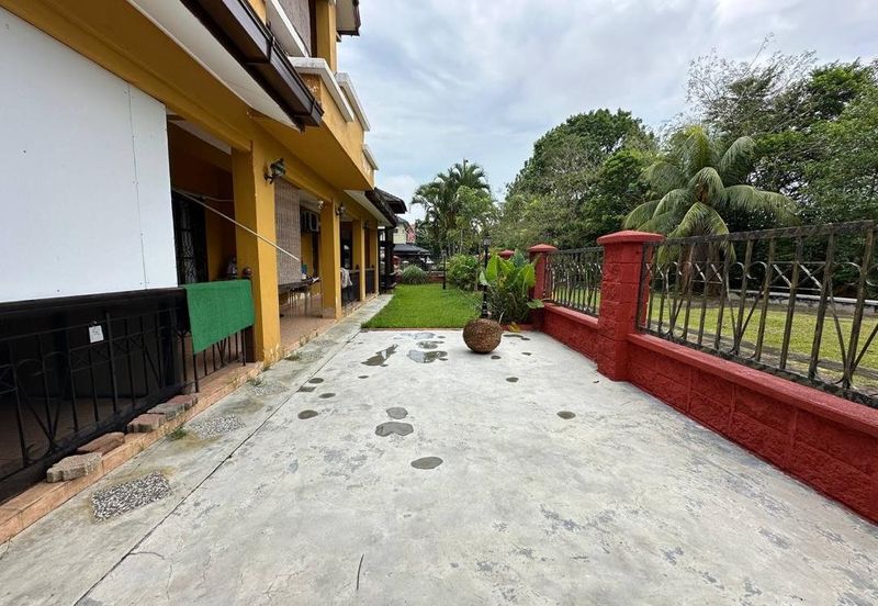 2 Storey Terrace House Corner Lot in Bukit Jelutong For Sale