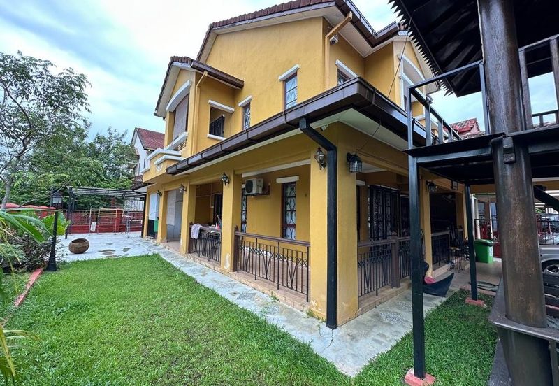 2 Storey Terrace House Corner Lot in Bukit Jelutong For Sale
