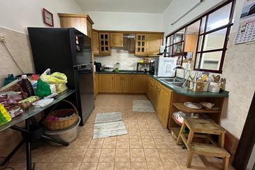 2 Storey Terrace House Corner Lot in Bukit Jelutong For Sale