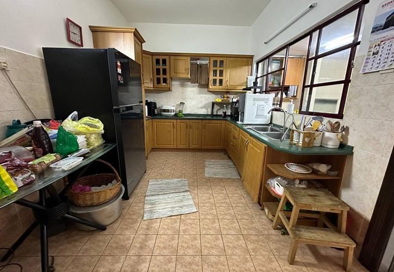 2 Storey Terrace House Corner Lot in Bukit Jelutong For Sale