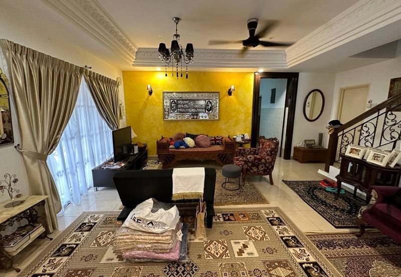 2 Storey Terrace House Corner Lot in Bukit Jelutong For Sale