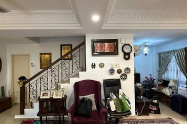 2 Storey Terrace House Corner Lot in Bukit Jelutong For Sale