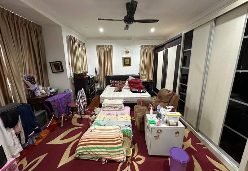 2 Storey Terrace House Corner Lot in Bukit Jelutong For Sale