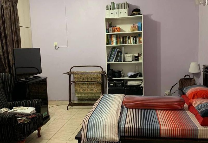 Jalan Serambi Bukit Jelutong Double Storey Terrace House for Sale