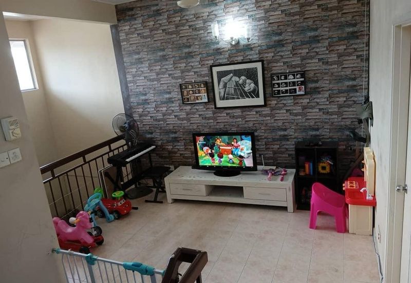 Double Storey Terrace House Bukit Jelutong For Sale