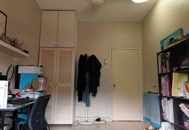 Double Storey Terrace House Bukit Jelutong For Sale