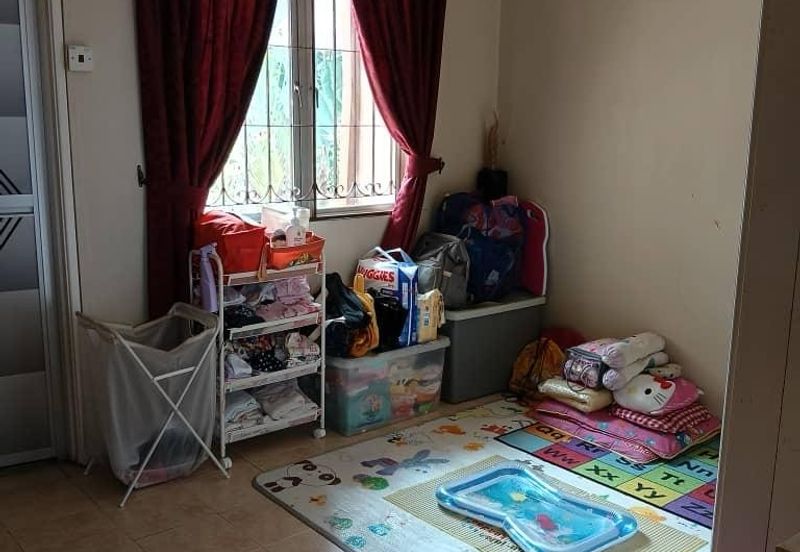 Double Storey Terrace House Bukit Jelutong For Sale