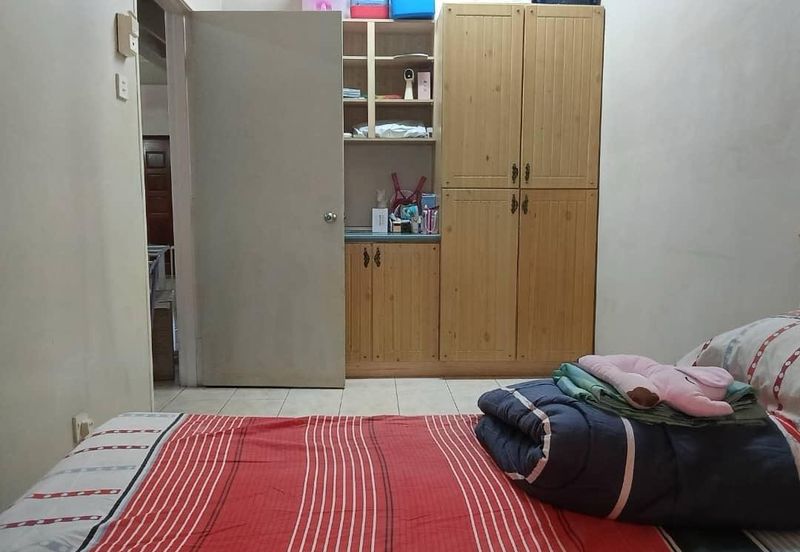 Double Storey Terrace House Bukit Jelutong For Sale