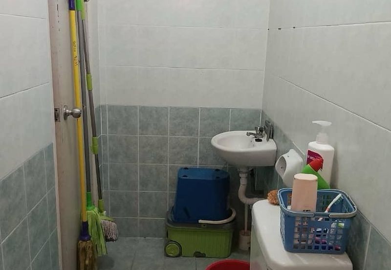 Double Storey Terrace House Bukit Jelutong For Sale