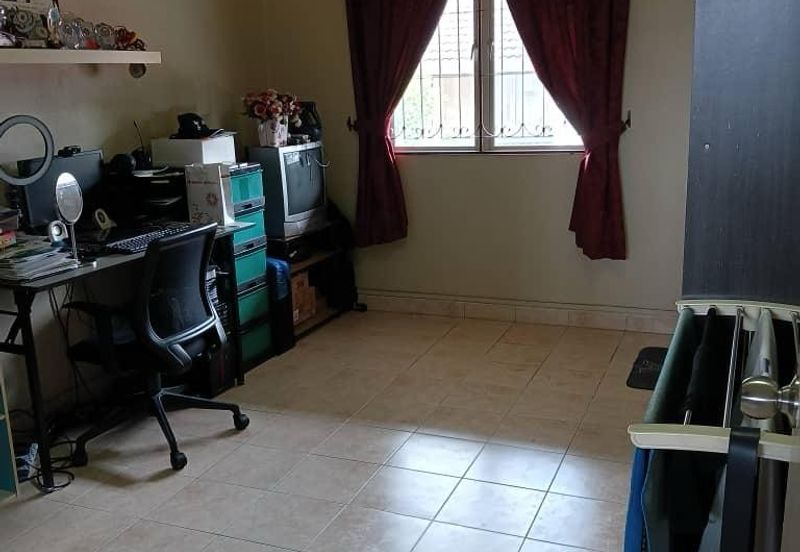 Double Storey Terrace House Bukit Jelutong For Sale