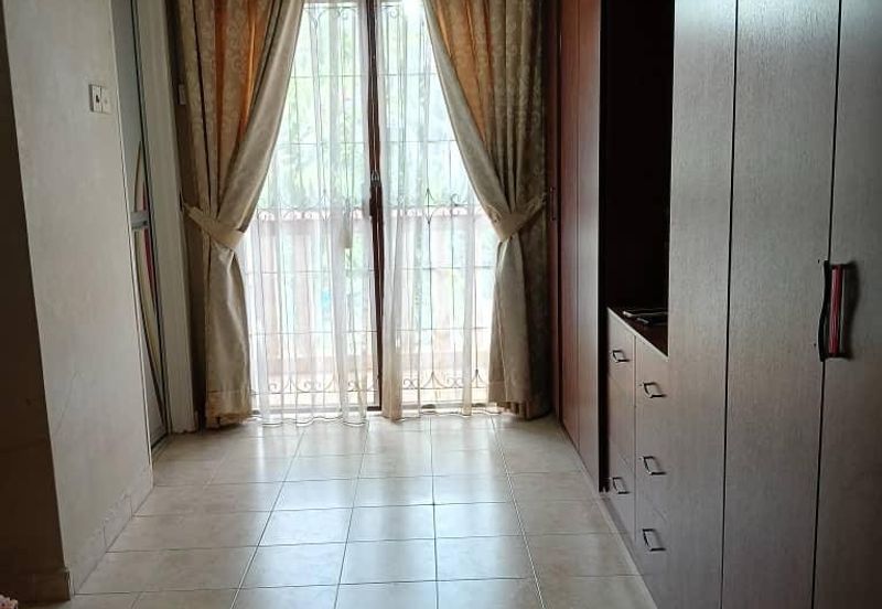 Double Storey Terrace House Bukit Jelutong For Sale