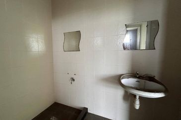 Laman Seri Business Park