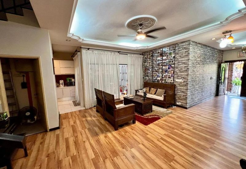 Fully Renovated End Lot Double Storey Terrace Jalan Jeriji Bukit Jelutong