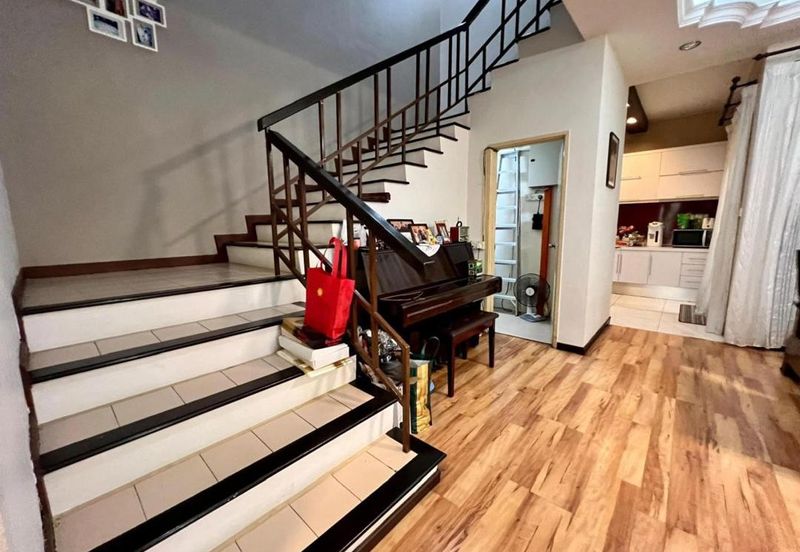 Fully Renovated End Lot Double Storey Terrace Jalan Jeriji Bukit Jelutong